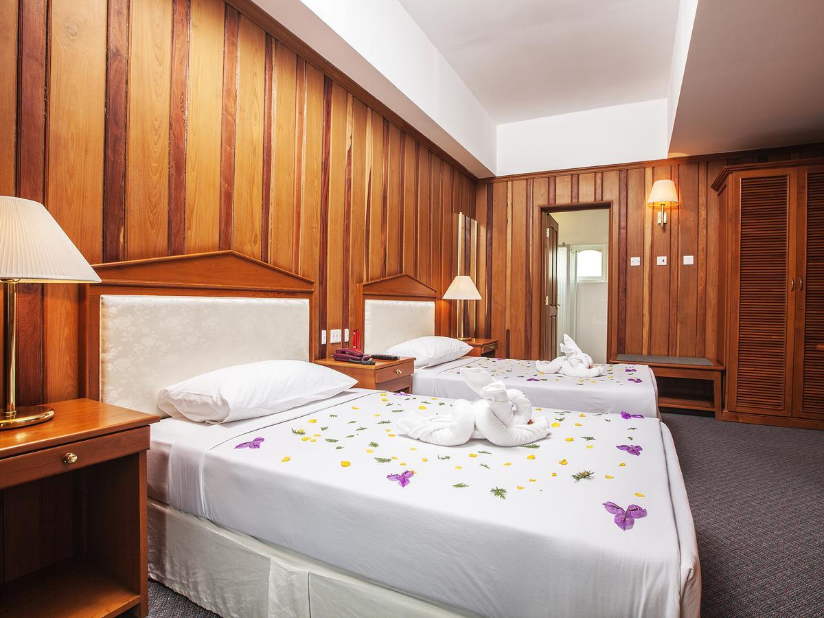 Aye Thar Yar Golf Resort Таунджи Екстериор снимка