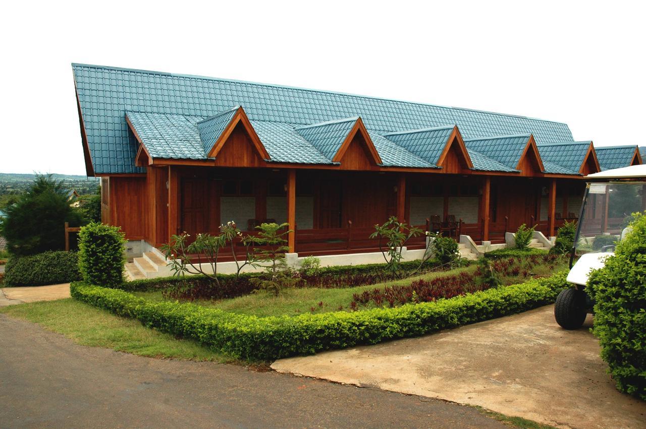 Aye Thar Yar Golf Resort Таунджи Екстериор снимка